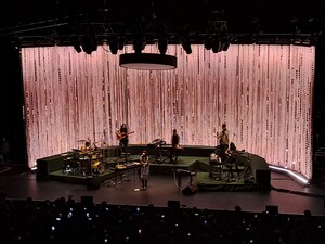 Picture of a concert of Clairo